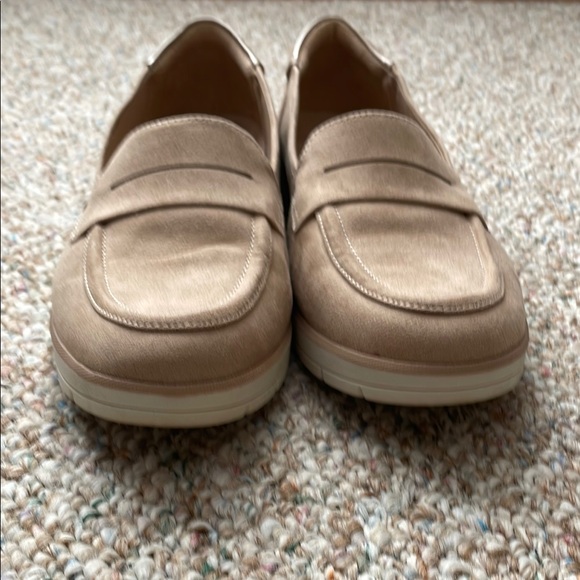 Dr. Scholl's Women’s Tan Loafers - Picture 5 of 6